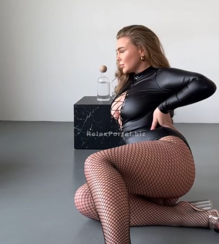 Chernivtsi Escorts : Alona – photo 5